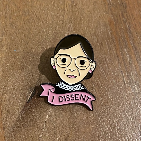 I dissent RBG pin - Picture 2 of 2